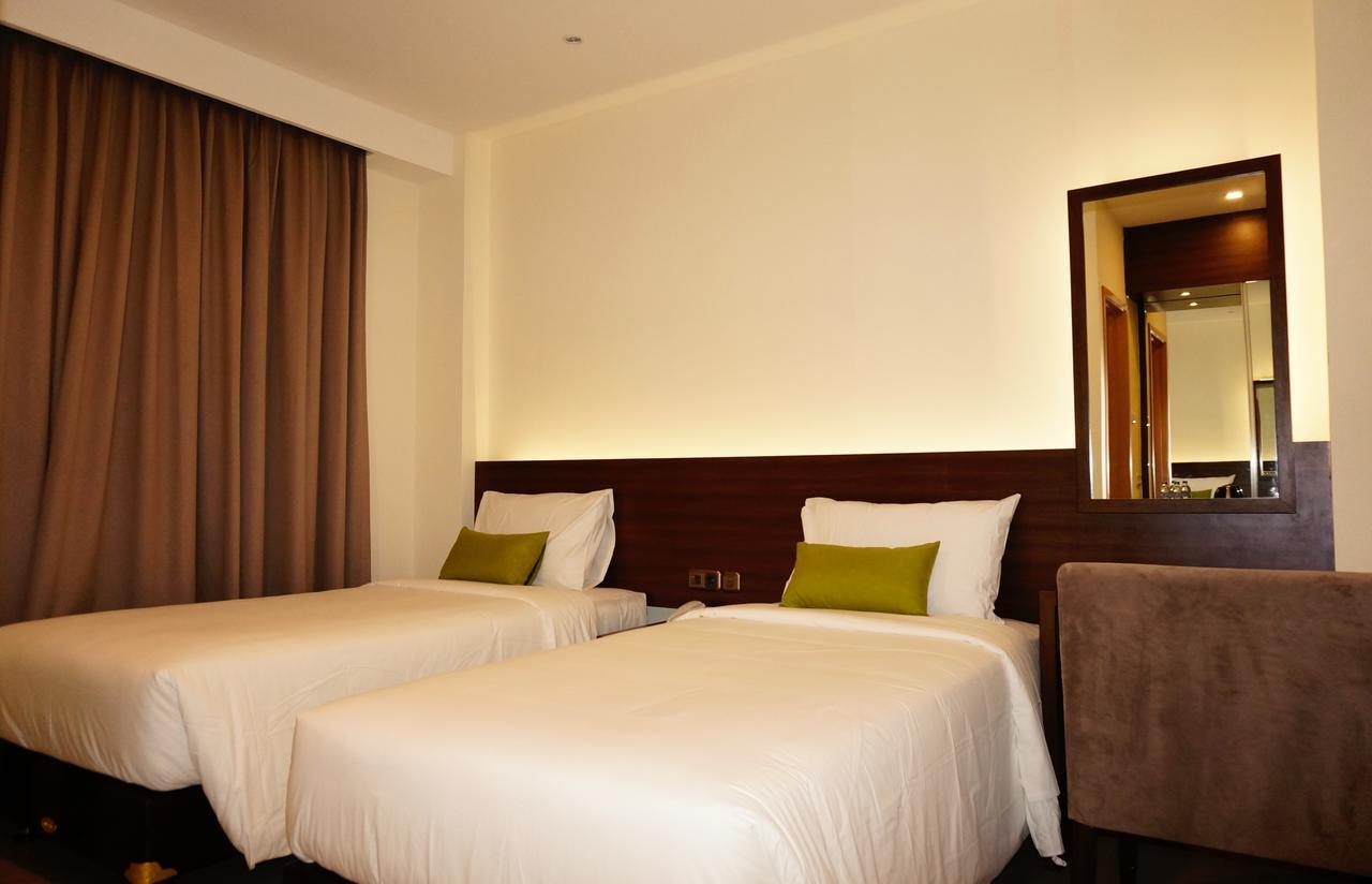 Green Eden Hotel Manado Exterior photo