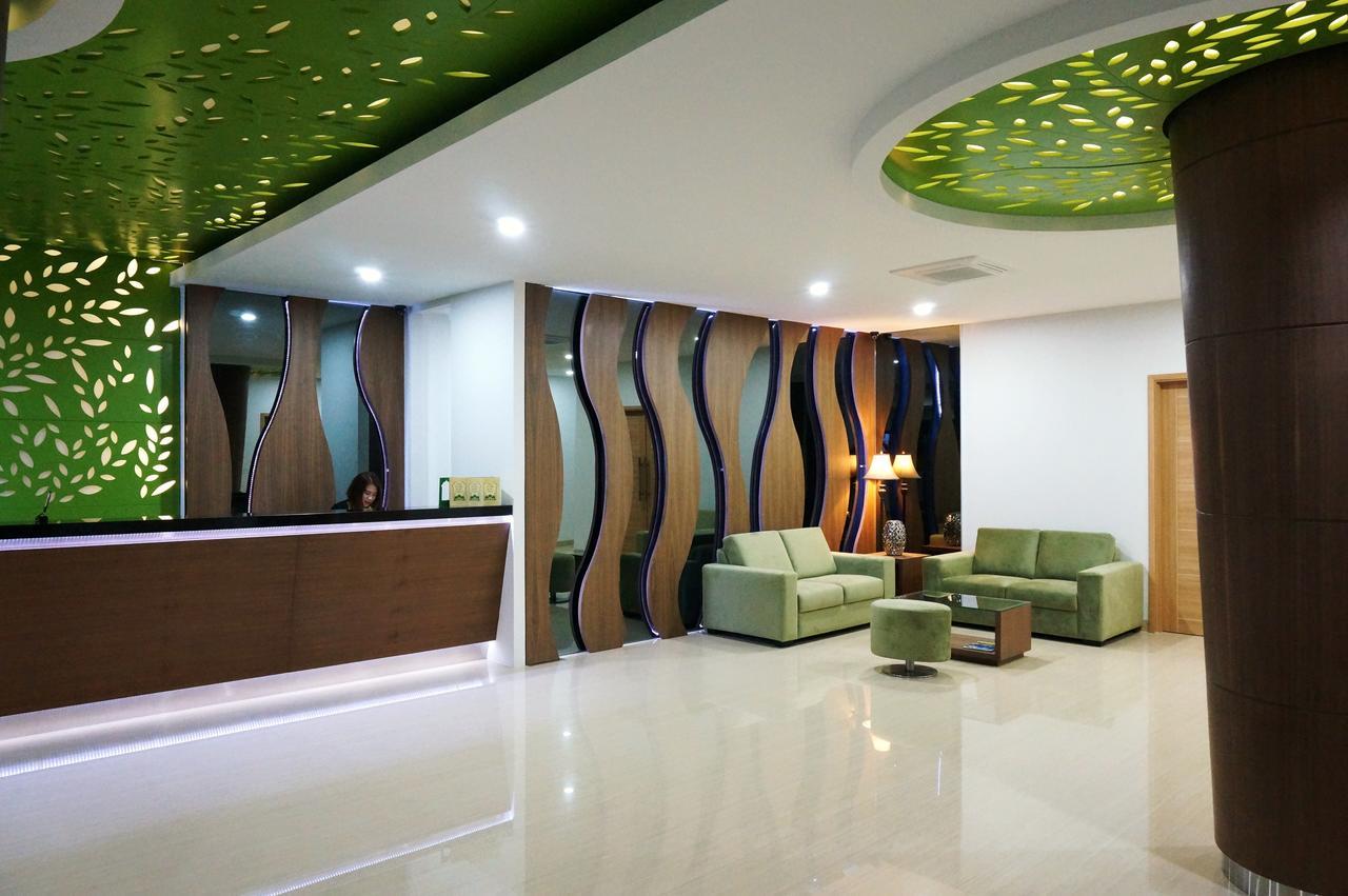 Green Eden Hotel Manado Exterior photo