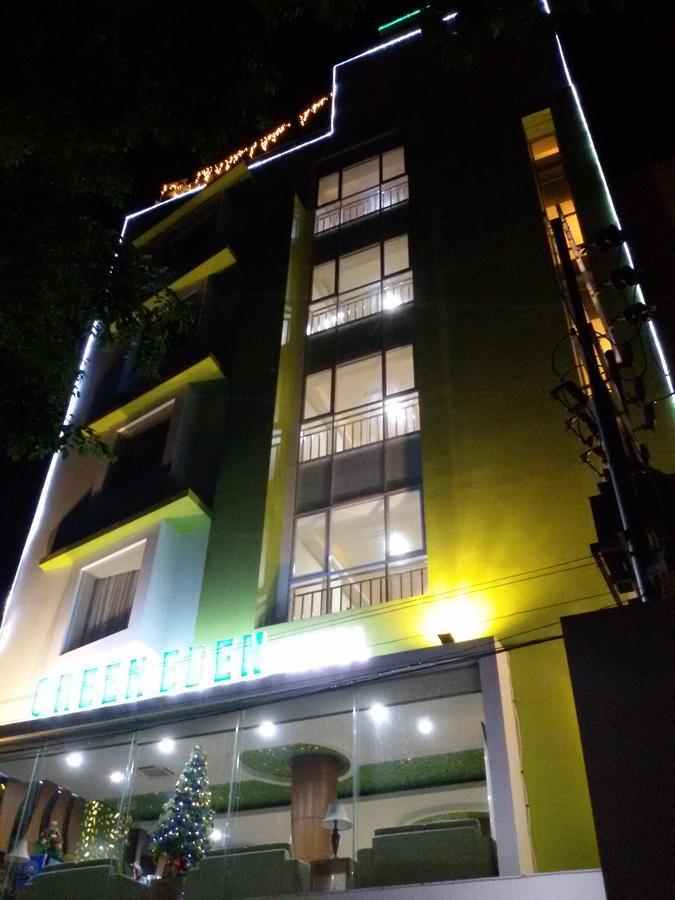 Green Eden Hotel Manado Exterior photo