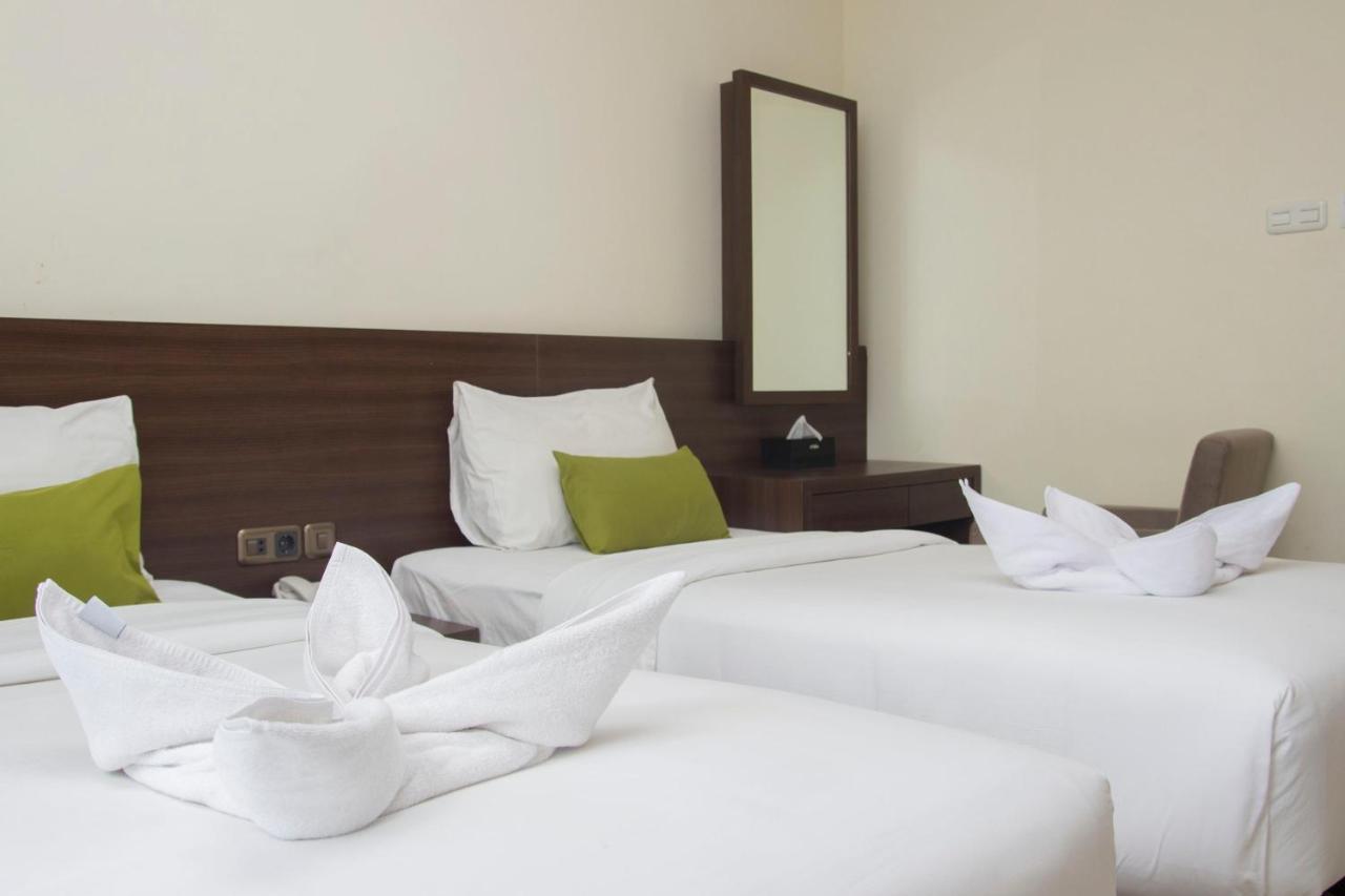 Green Eden Hotel Manado Exterior photo