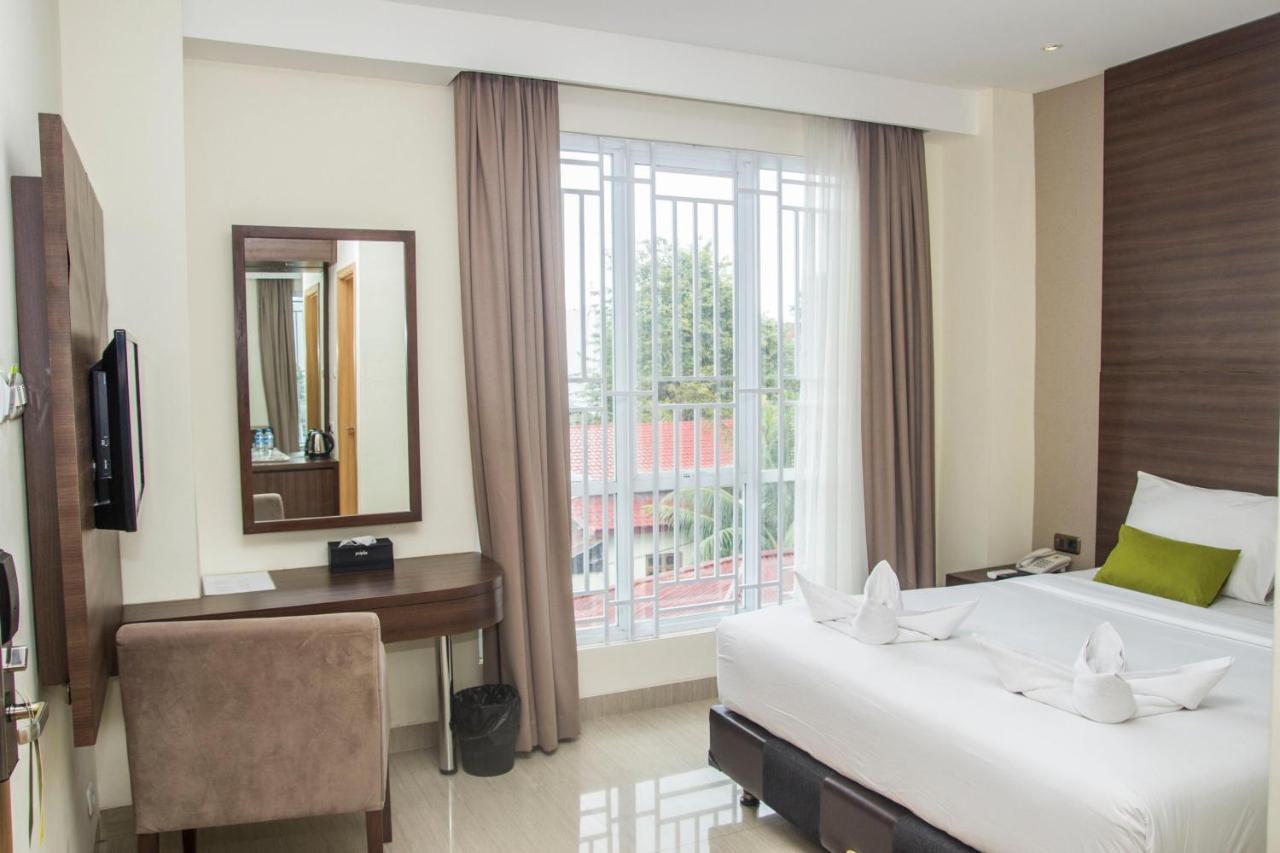Green Eden Hotel Manado Exterior photo